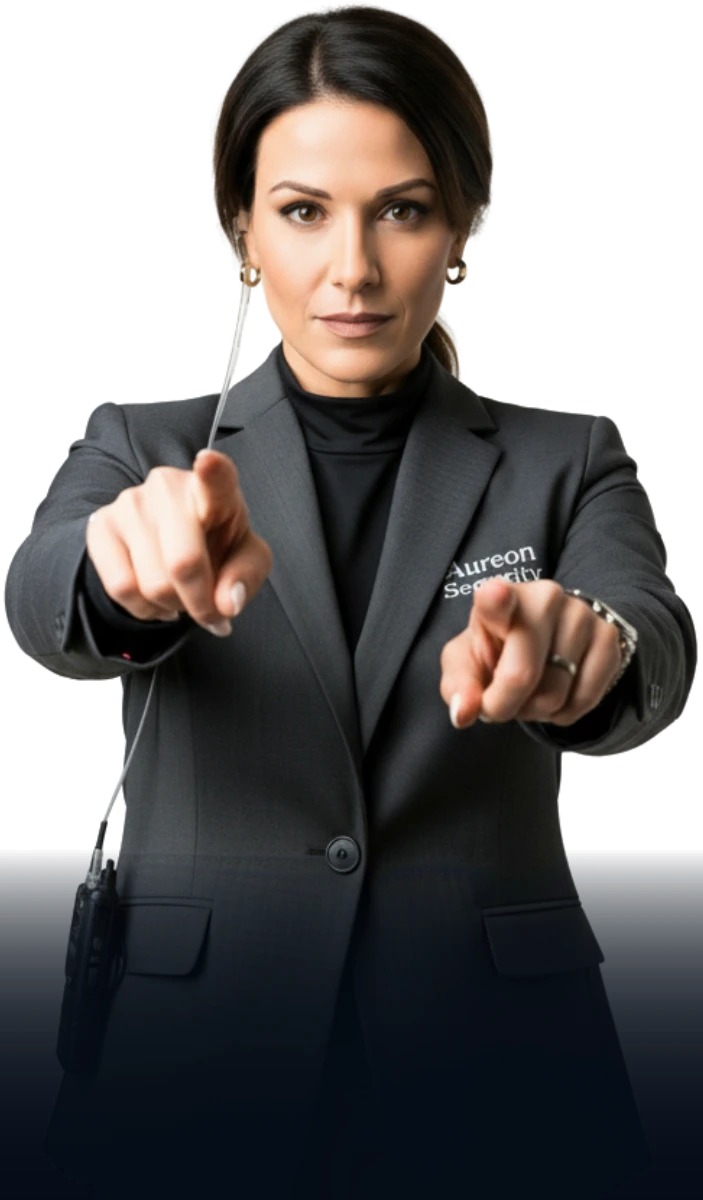 ejecutiva aureon security en contacto con cliente aureon security